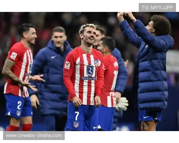 马竞格列兹曼回撤形成五后卫，弹性防守限制对手禁区触球